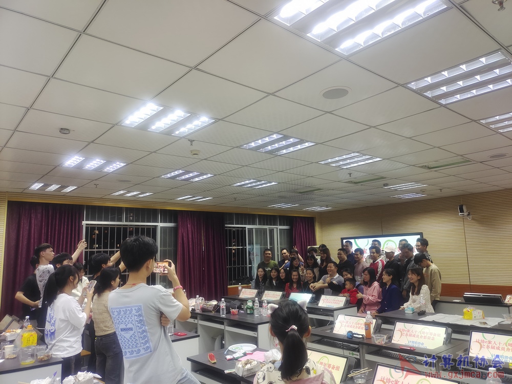 230512CA18znqcbh210.jpg