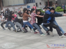 20131112协会参加社团联合总会主办的拔河比赛活动
