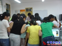 2006-05-26协会开展《计算机组装与维护》培训活动（02）