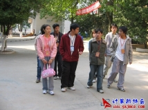 2005-12-18计算机协会到建设职院计协交流（01）