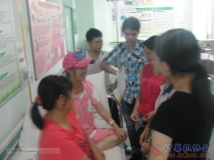 20140519协会代表到广西医科大肿瘤医院看望网络部廖尉吕同学