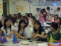 2010-06-05庆协会成立五周年活动之西瓜宴疯狂夜(2)