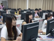 20130914协会第9、10届干部工作交接交流暨第10届干部就职宣誓大会（01）