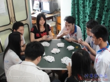 20130507协会委员集中讨论打字情况并开展拖拉机娱乐活动