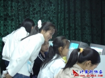 2005-11-23协会邀请老师开展《平面设计》培训讲座（03）