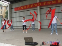 2012-04-17协会会歌舞蹈排练前的随拍